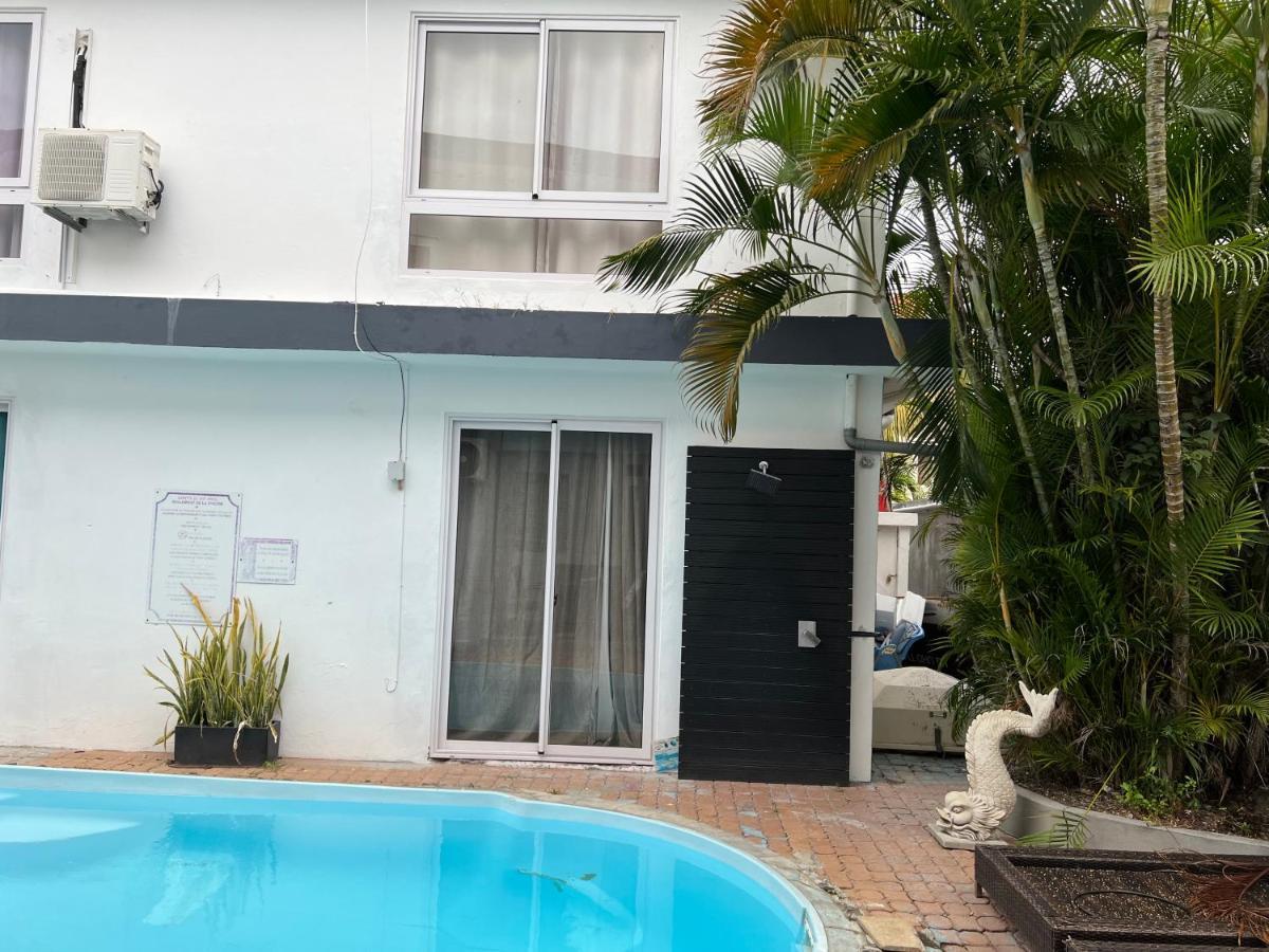 Oceanpride Complex Apartment Flic en Flac Bagian luar foto