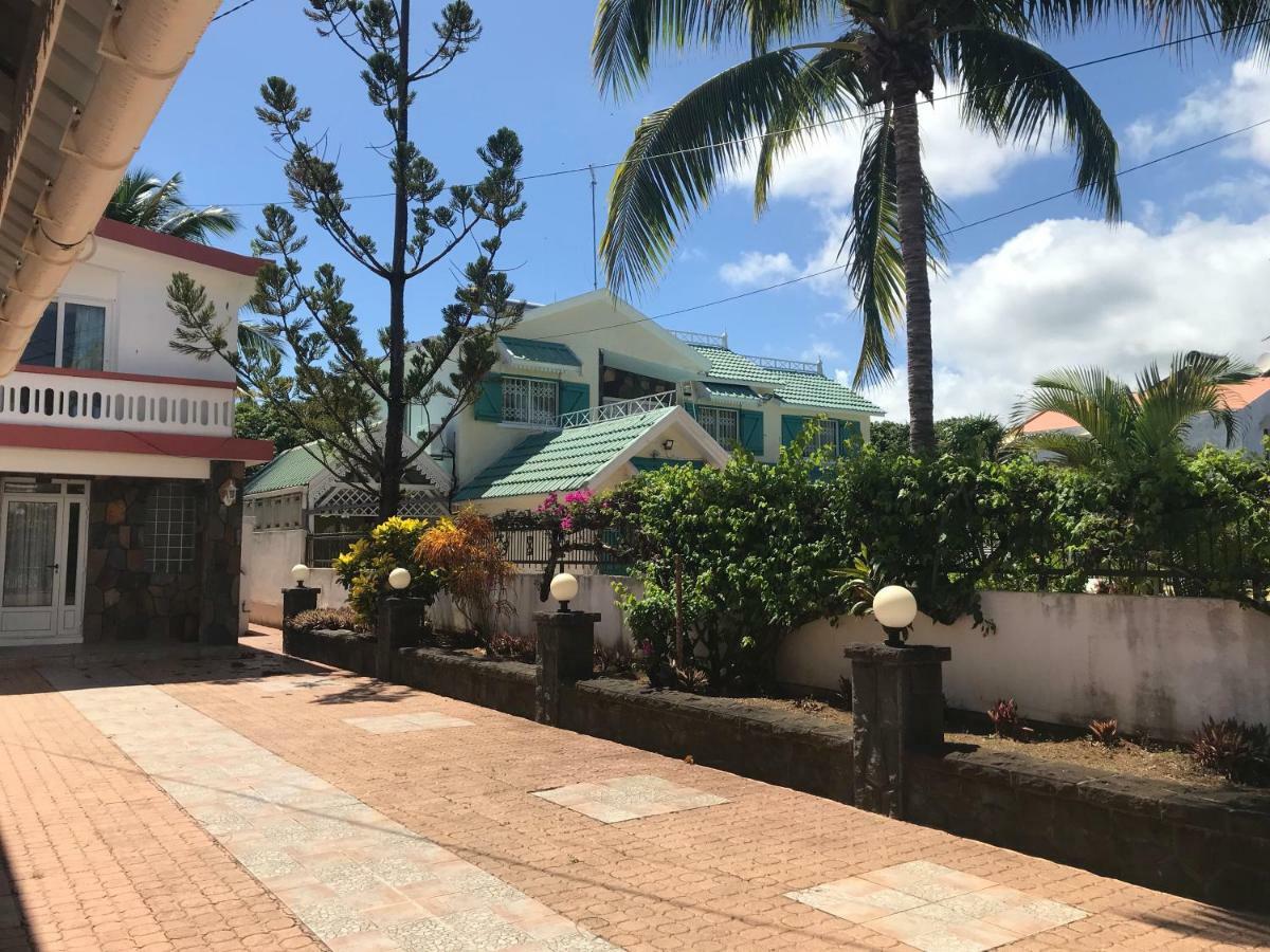 Oceanpride Complex Apartment Flic en Flac Bagian luar foto